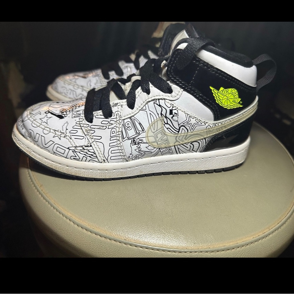Nike Air Jordan 1 Mid 'DIY' Doodle size 1Y